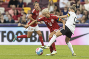 Pernille Harder blev matchvinder i dansk EM-sejr over Finland
